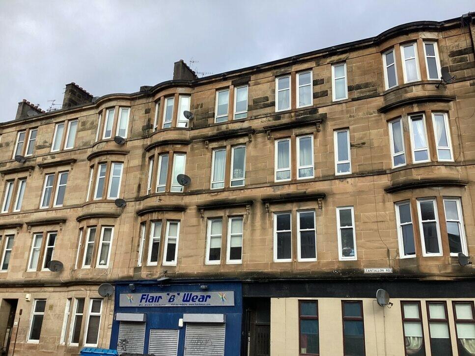 2 bedroom flat for rent in Tantallon Road, Shawlands, Glasgow, G41