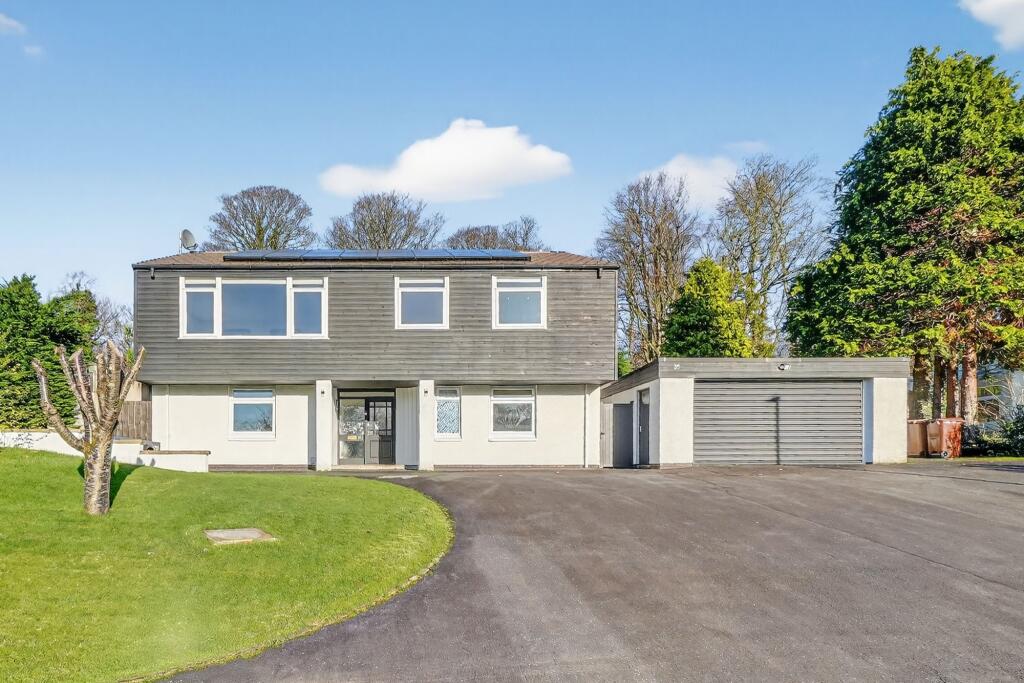 Main image of property: 31 The Paddock, Perceton, Irvine, KA11 2AZ