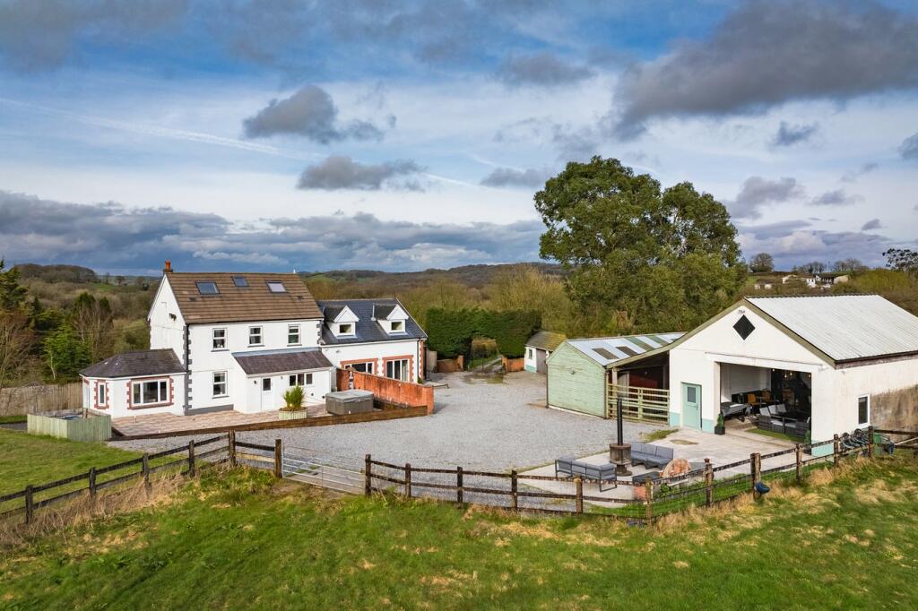 5 bedroom detached house for sale in Capel Seion Road, Pontyberem