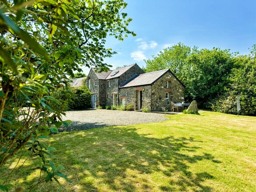 2 bedroom detached house for sale in Pen Y Cwm, SA62