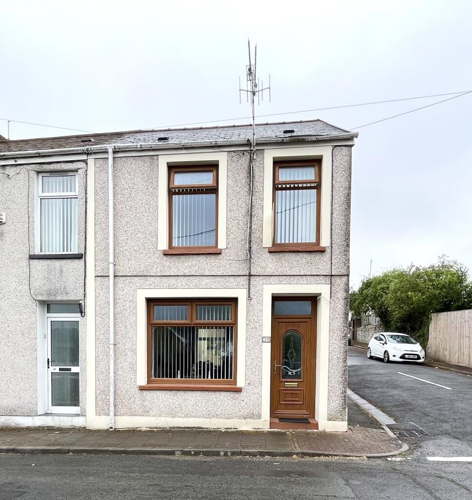 3 bedroom end of terrace house for sale in Tramway, Hirwaun, Aberdare