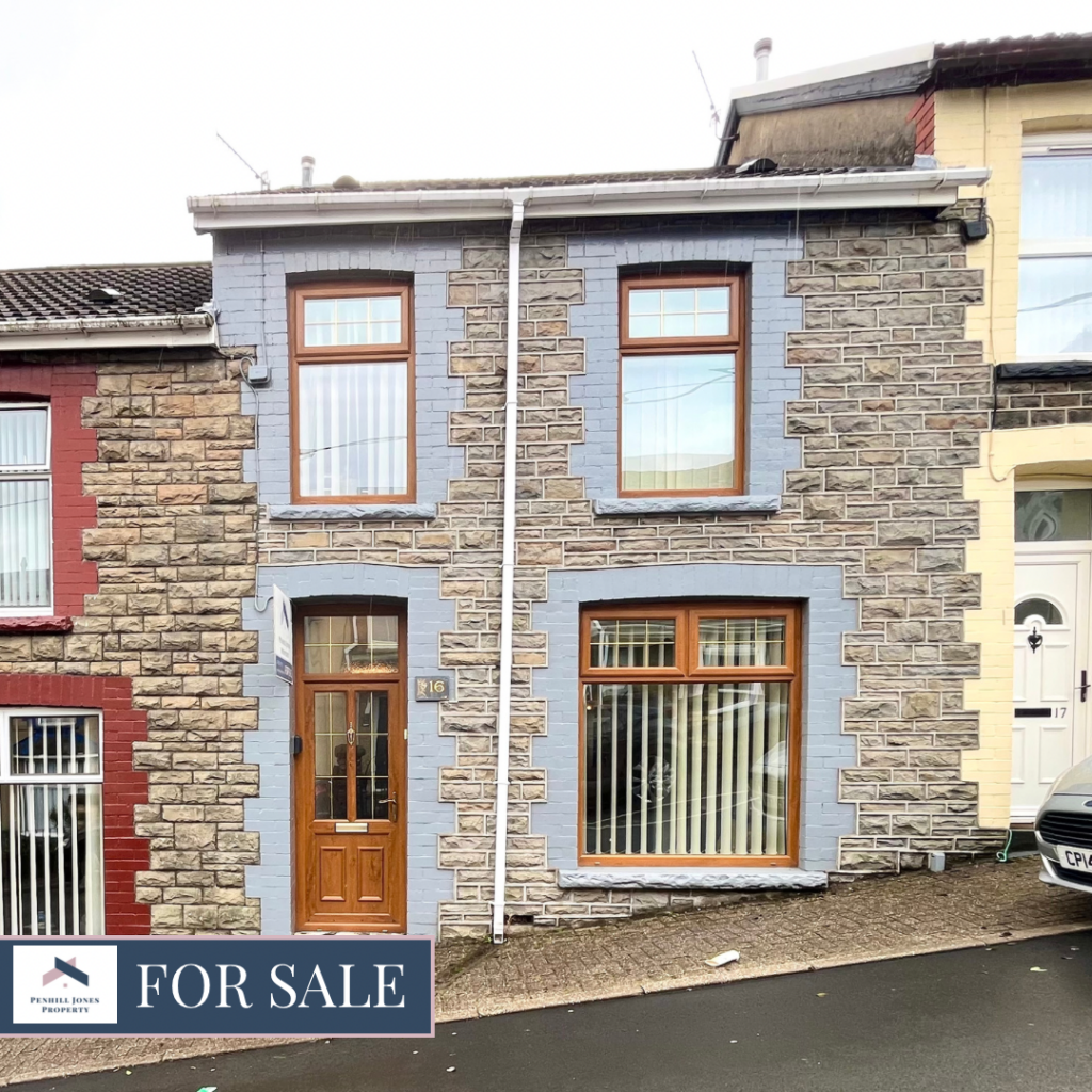 4 bedroom terraced house for sale in Byron Street, Cwmaman, Aberdare