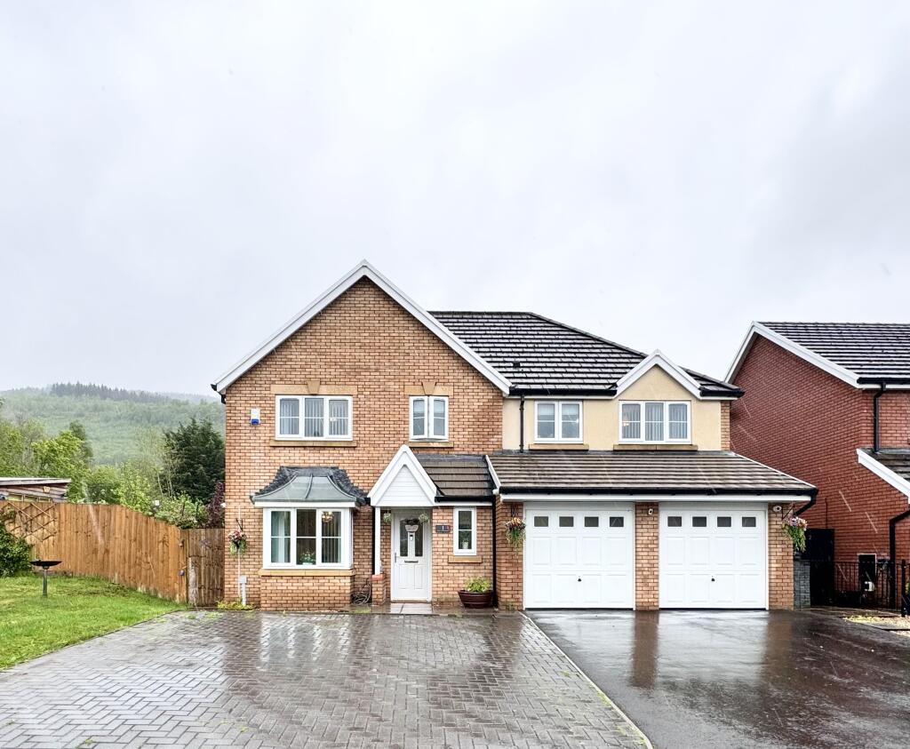 5 bedroom detached house for sale in Heol Ty Aberaman, Aberaman