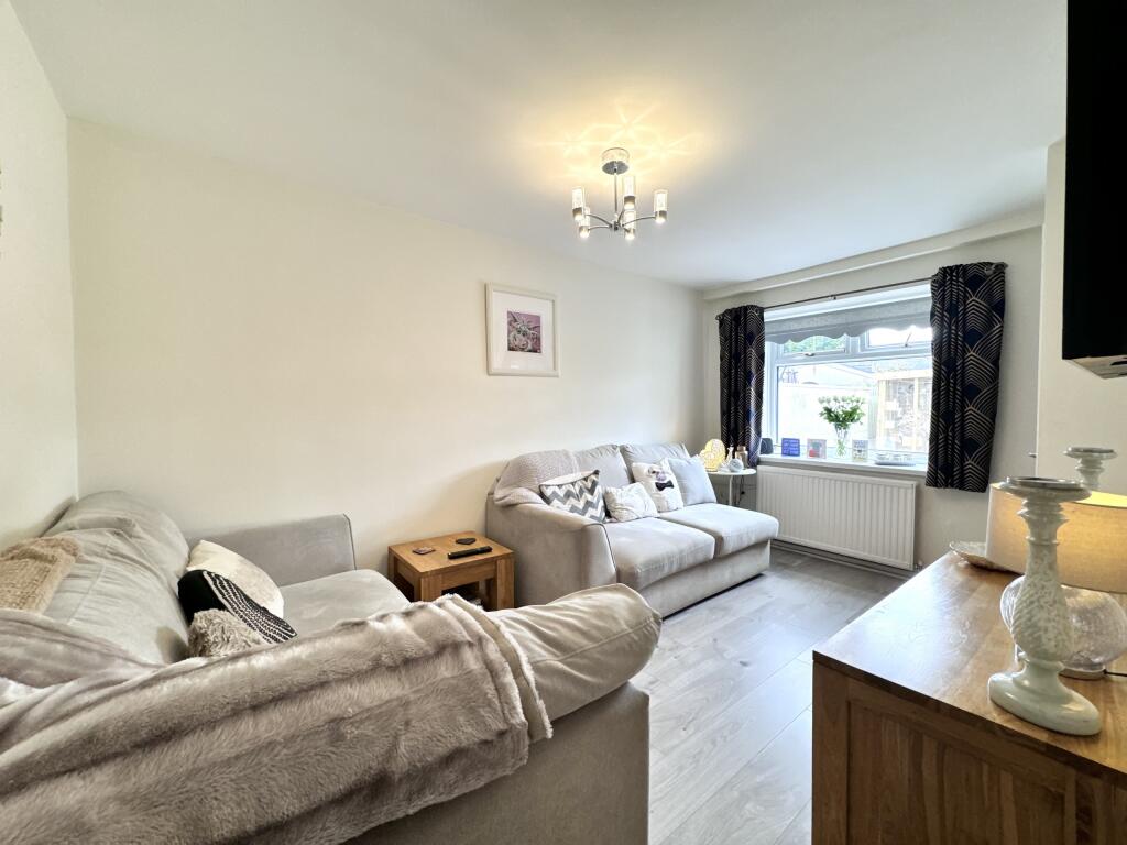 Additional property image - Exhibition Row, Llwydcoed, Aberdare