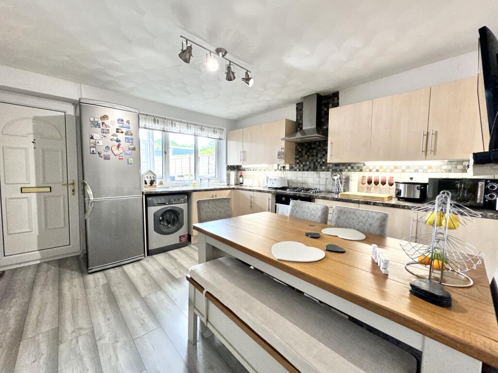 Additional property image - Exhibition Row, Llwydcoed, Aberdare