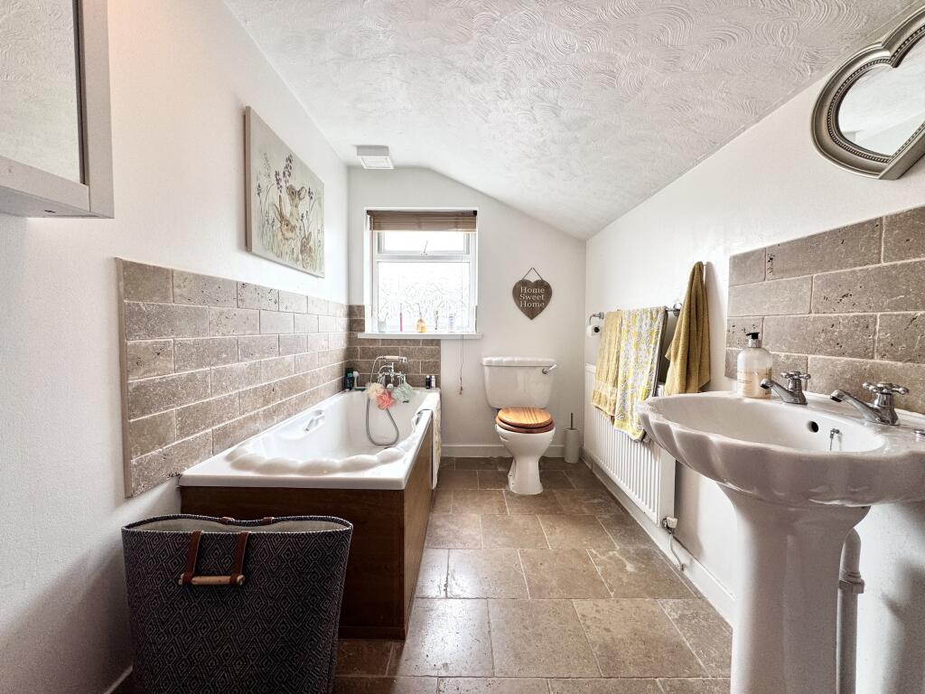 Additional property image - Exhibition Row, Llwydcoed, Aberdare