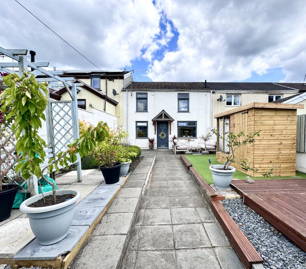 Additional property image - Exhibition Row, Llwydcoed, Aberdare