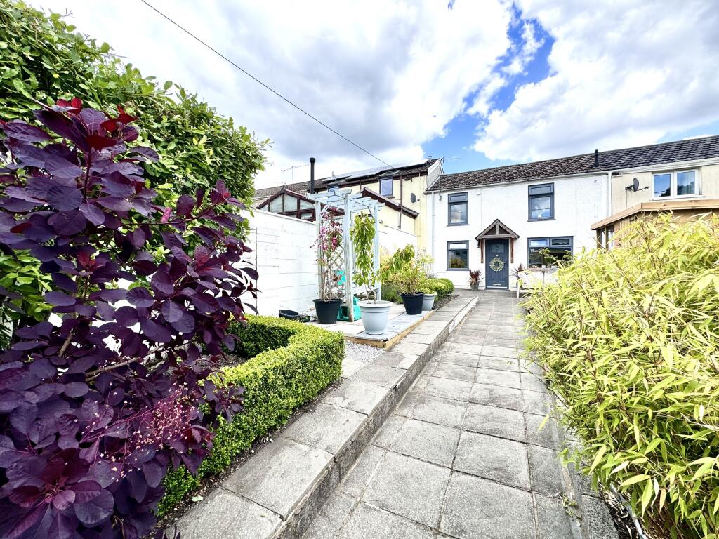 Additional property image - Exhibition Row, Llwydcoed, Aberdare