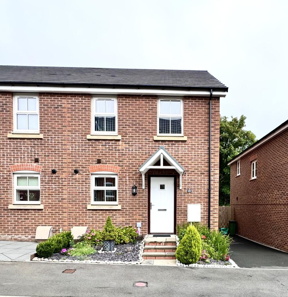 3 bedroom semidetached house for sale in Rhodfa Crawshay, Cwmdare