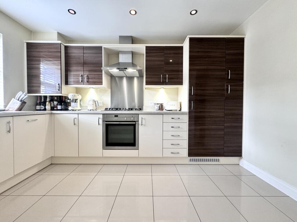 Additional property image - Tan Y Bryn Gardens, Llwydcoed, Aberdare, South Glamorgan