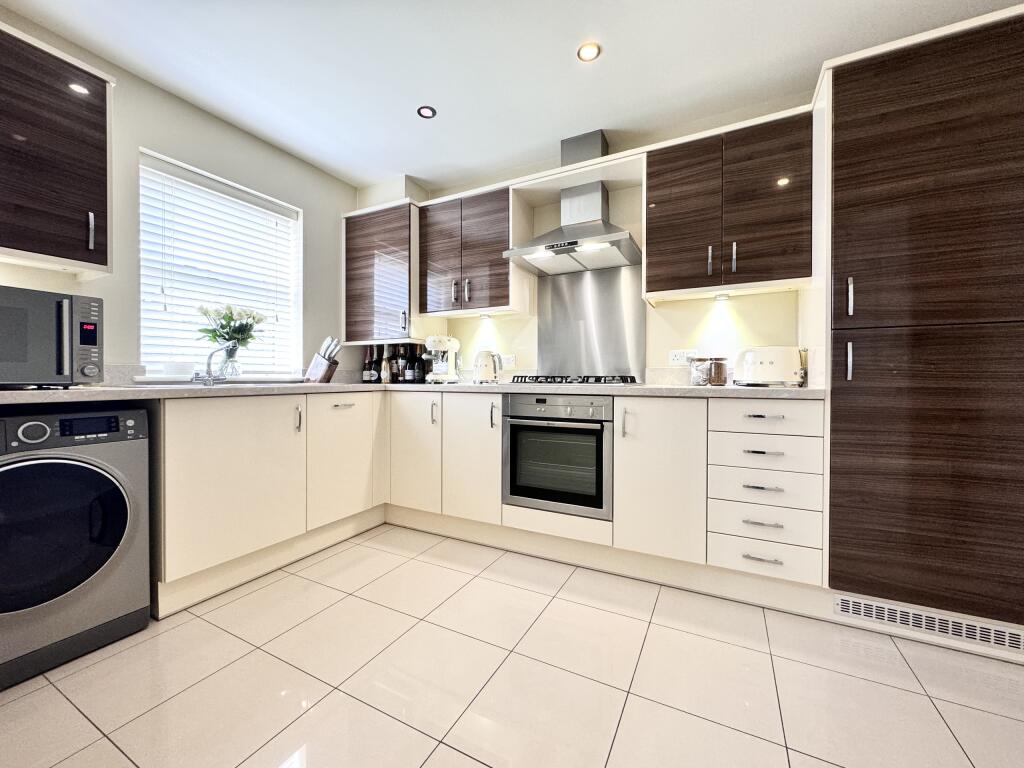 Additional property image - Tan Y Bryn Gardens, Llwydcoed, Aberdare, South Glamorgan
