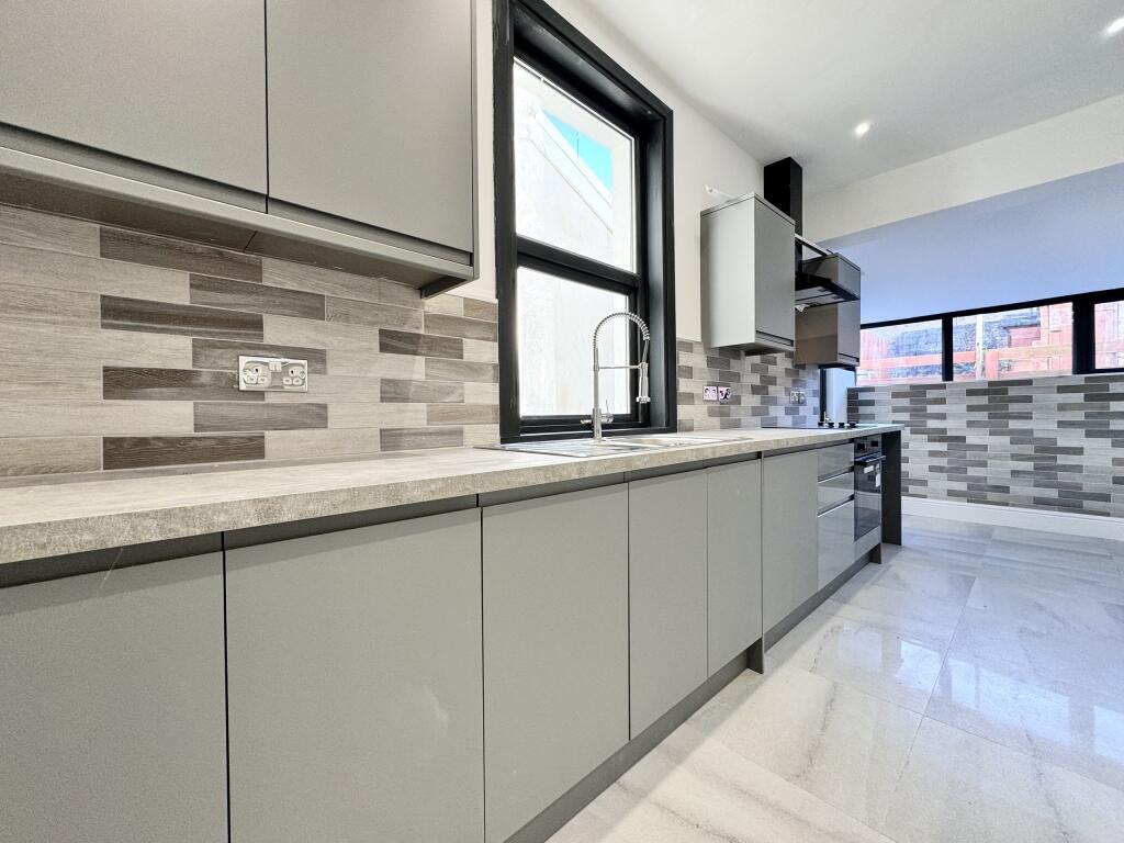 Additional property image - Broncynon Terrace, Aberdare, South Glamorgan