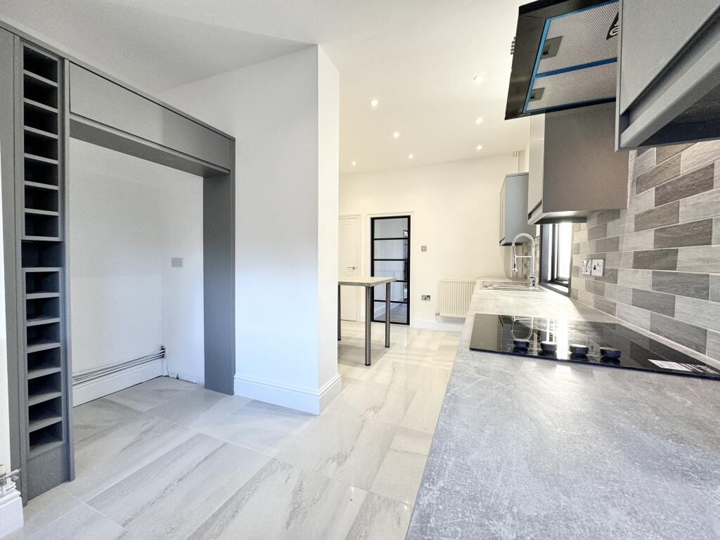 Additional property image - Broncynon Terrace, Aberdare, South Glamorgan