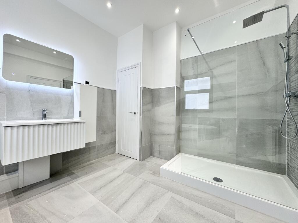 Additional property image - Broncynon Terrace, Aberdare, South Glamorgan