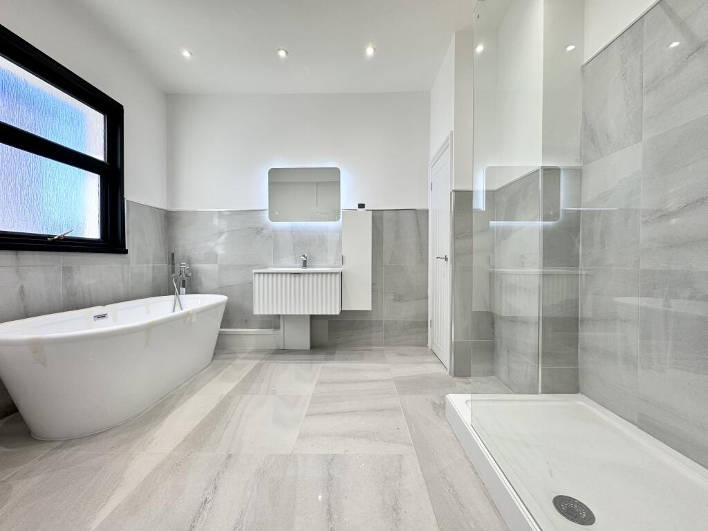 Additional property image - Broncynon Terrace, Aberdare, South Glamorgan