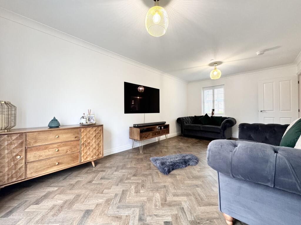 Additional property image - Ffordd Y Coleg, Aberdare