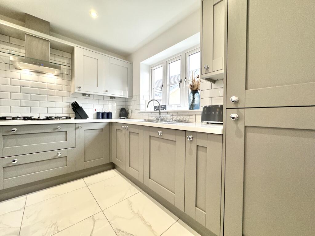 Additional property image - Ffordd Y Coleg, Aberdare