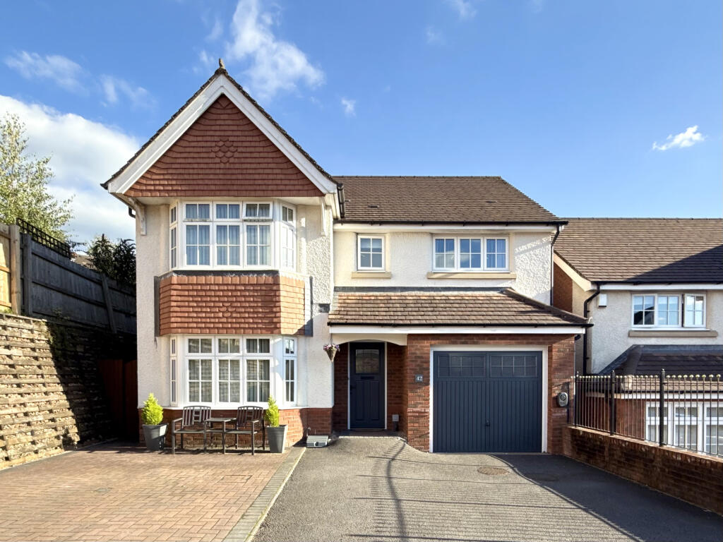 Main image of property: Heol Y Deri, Cwmbach, Aberdare