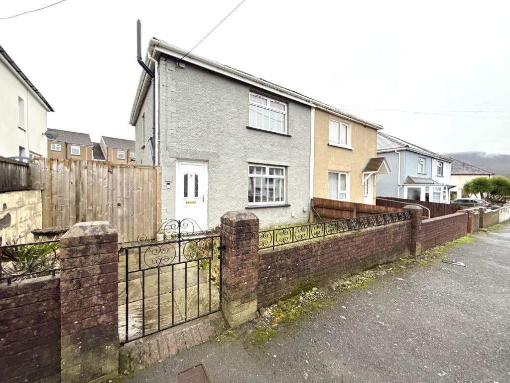 Main image of property: Tre-Telynog, Cwmbach, Aberdare