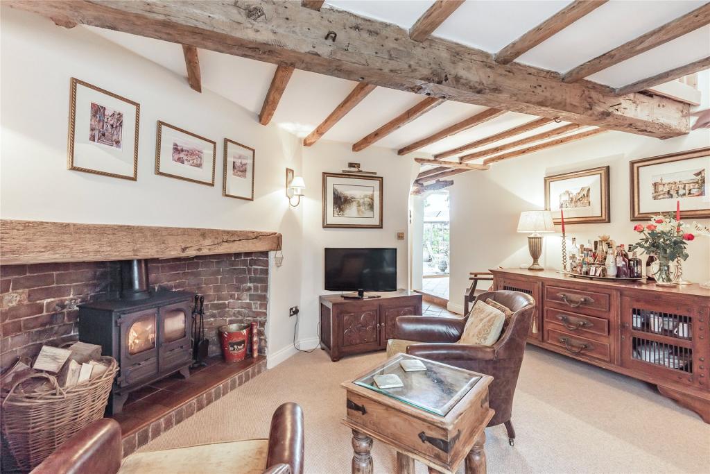 3 bedroom detached house for sale in Church Road, Belbroughton