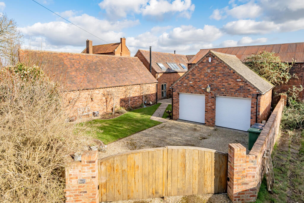 3 bedroom semidetached house for sale in Low Habberley Farm, Low