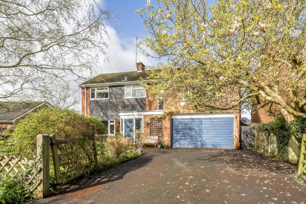 5 bedroom detached house for sale in Old Road North, Kempsey, Worcester, WR5