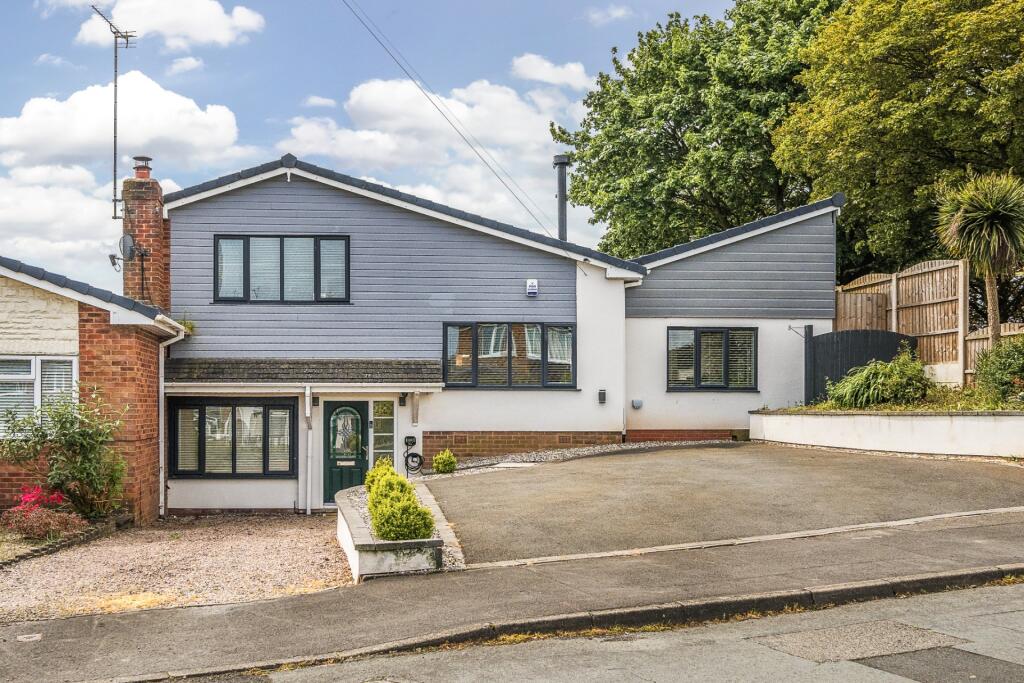 4 bedroom semidetached house for sale in Derwent Drive, Bewdley, DY12
