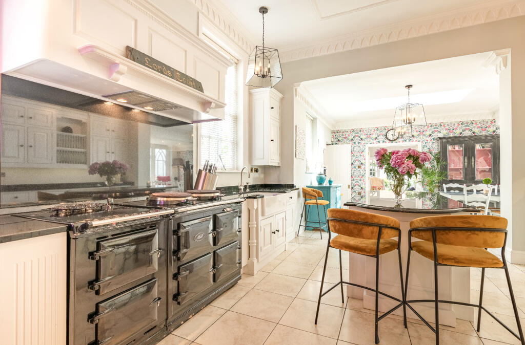 Additional property image - Hollies Drive, Mucklow Hill, Halesowen
