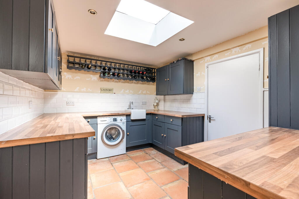 Additional property image - Hollies Drive, Mucklow Hill, Halesowen