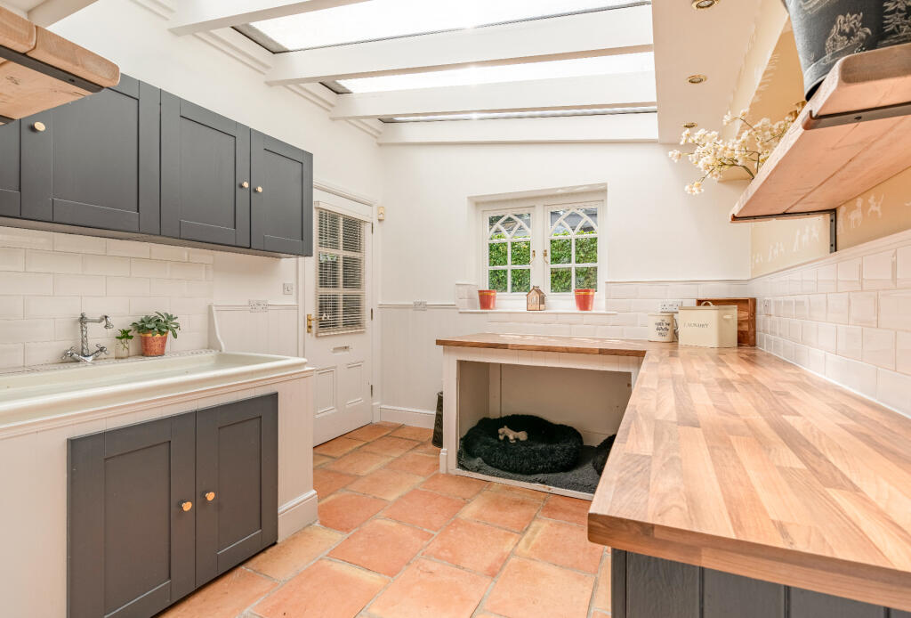 Additional property image - Hollies Drive, Mucklow Hill, Halesowen