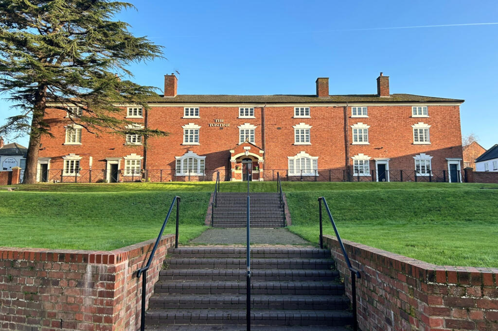 Main image of property: The Tontine, Severn Side, Stourport-on-Severn