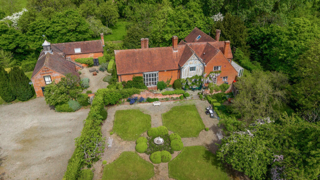 Main image of property: Rock Cross, Rock