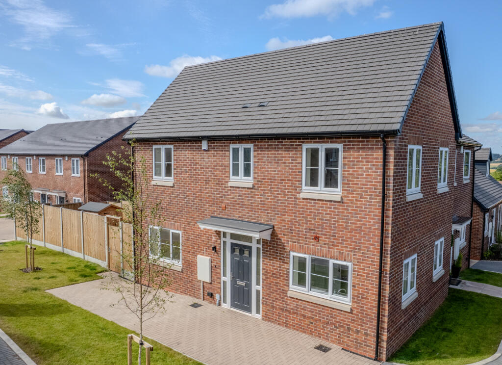 3 bedroom semi-detached house