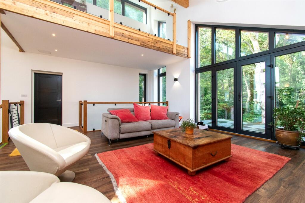 Additional property image - Park Street Lane, Park Street, St. Albans, Hertfordshire, AL2