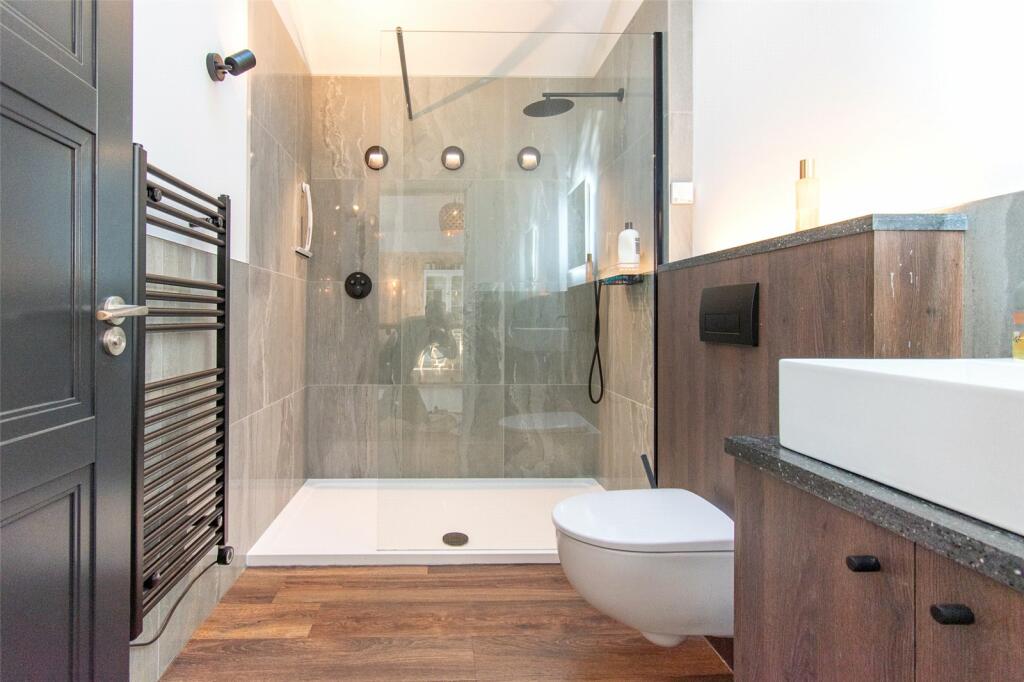 Additional property image - Park Street Lane, Park Street, St. Albans, Hertfordshire, AL2