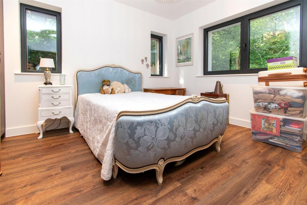 Additional property image - Park Street Lane, Park Street, St. Albans, Hertfordshire, AL2