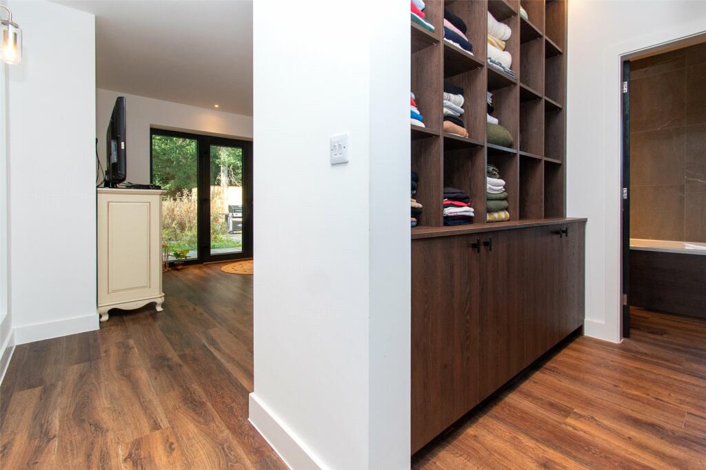 Additional property image - Park Street Lane, Park Street, St. Albans, Hertfordshire, AL2