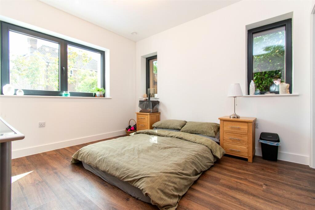 Additional property image - Park Street Lane, Park Street, St. Albans, Hertfordshire, AL2