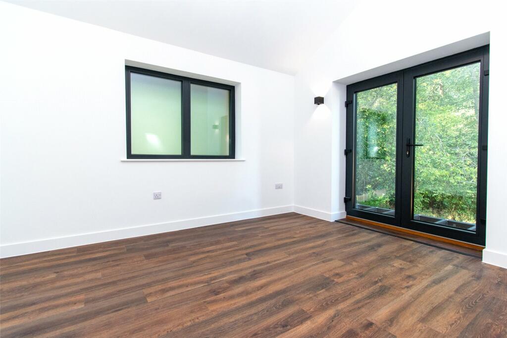 Additional property image - Park Street Lane, Park Street, St. Albans, Hertfordshire, AL2