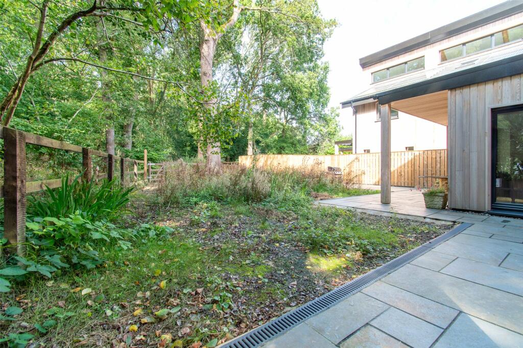Additional property image - Park Street Lane, Park Street, St. Albans, Hertfordshire, AL2