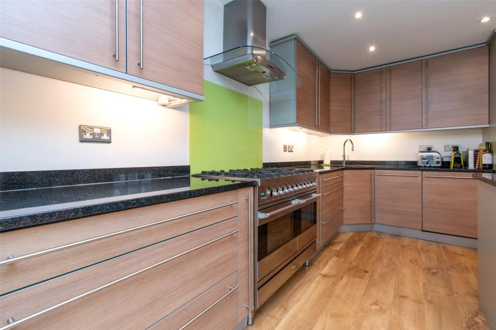 Additional property image - De Tany Court, St. Albans, Hertfordshire, AL1