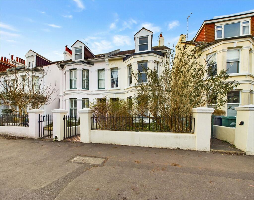 5 bedroom semidetached house for sale in Westbourne Gardens, Hove, BN3