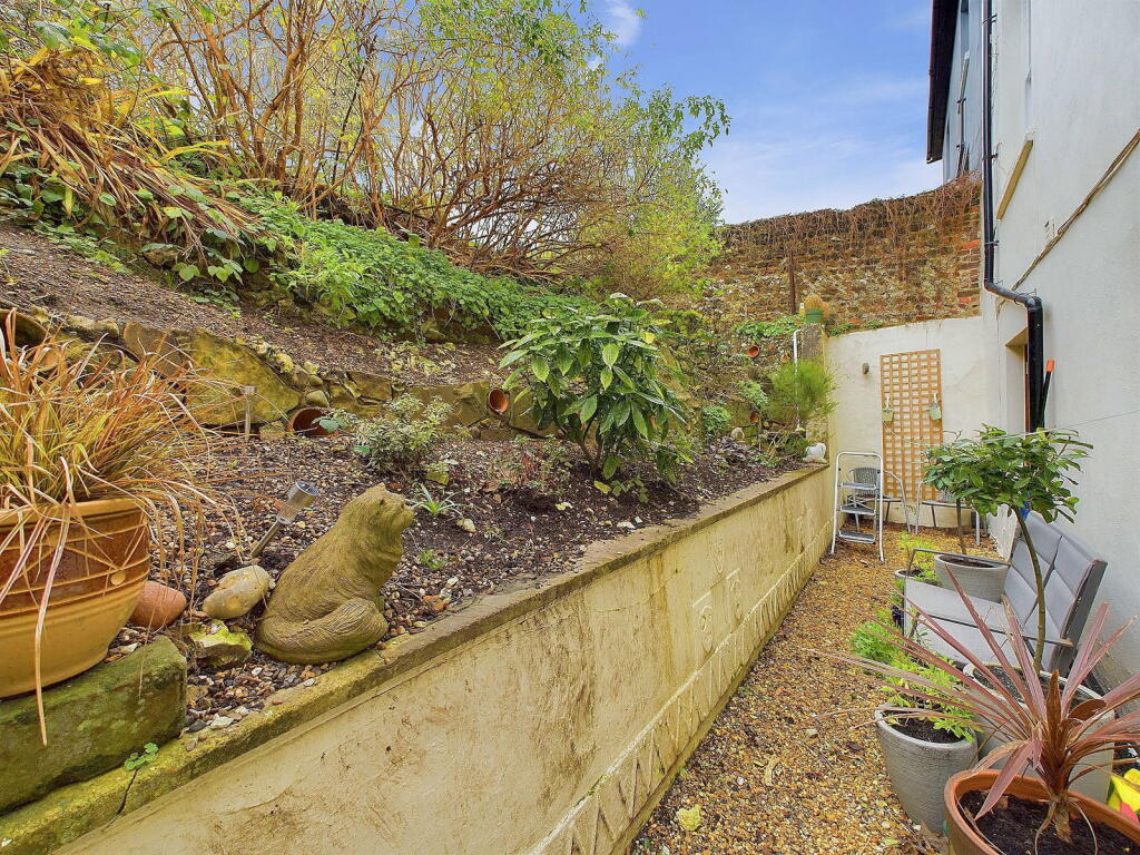 Additional property image - Richmond Road, Brighton, BN2 3RL