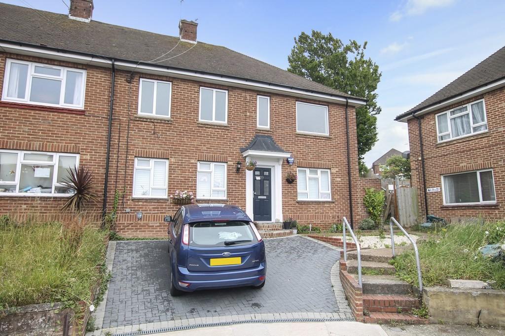 2 bedroom flat for sale in Sherbourne Close, Hove, East Sussex, BN3 8BD