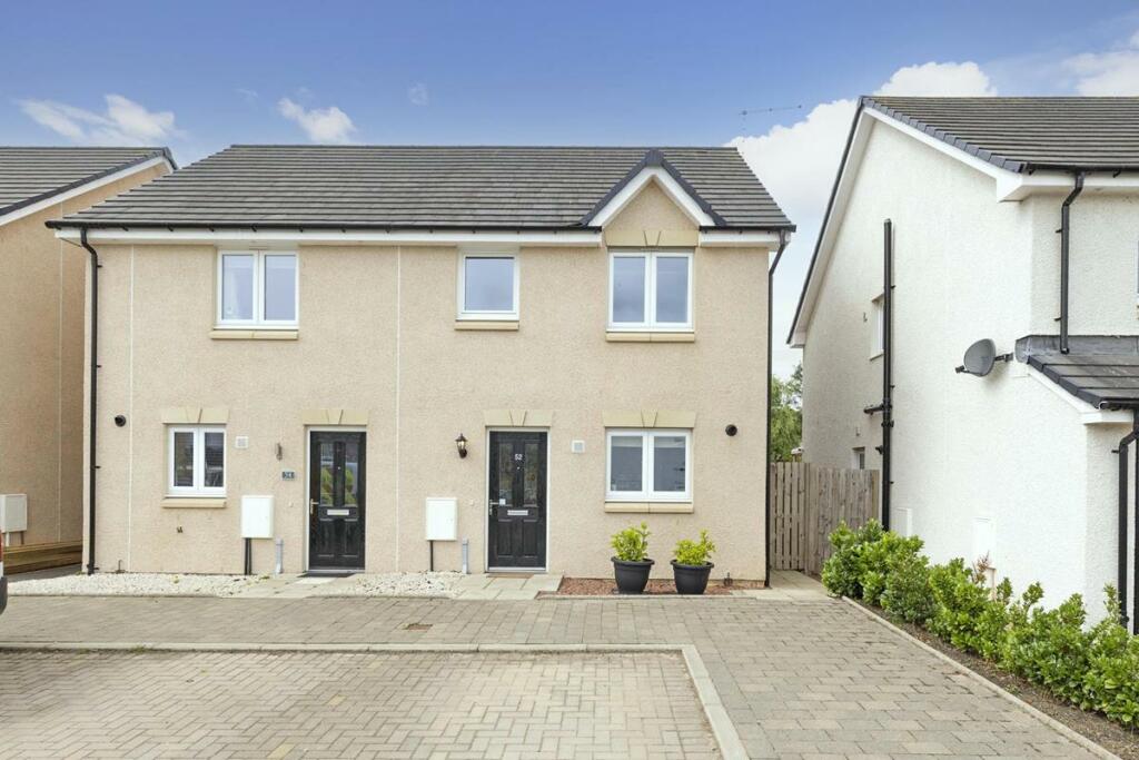 3 bedroom semidetached house for sale in 52 Cadwell Crescent