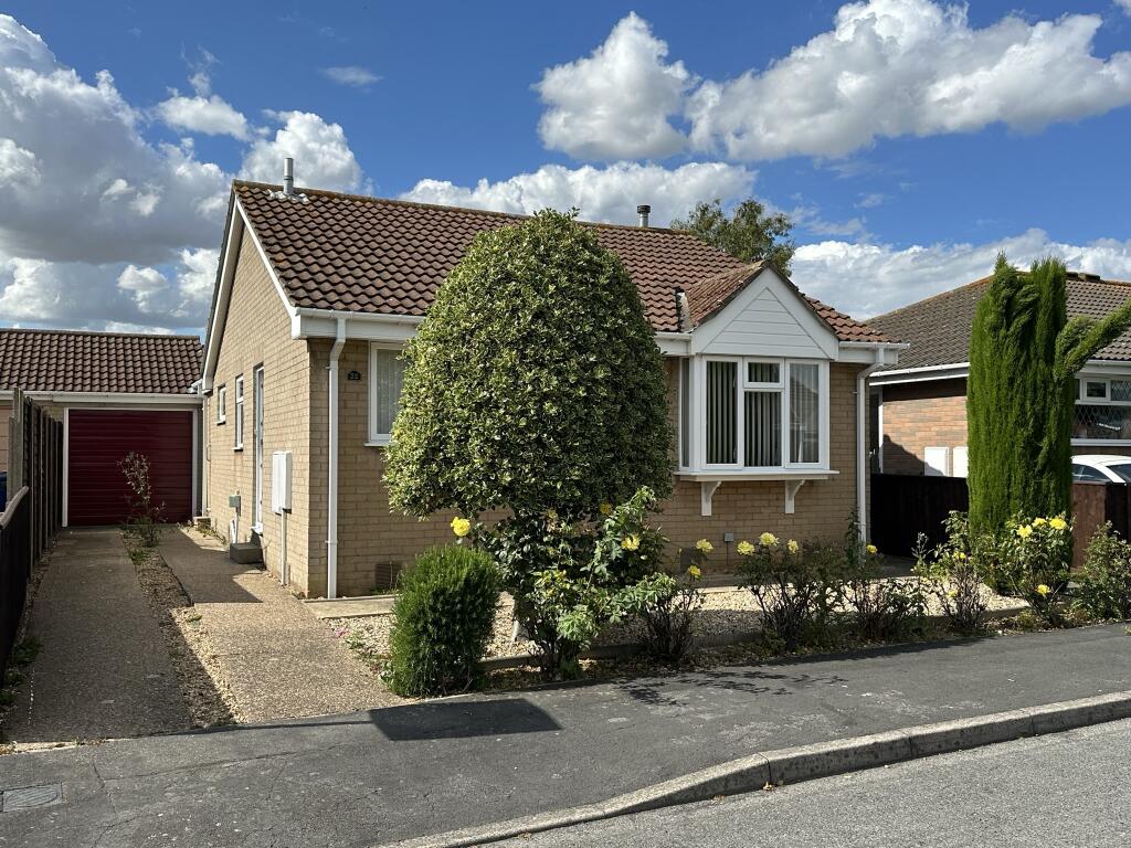 2 bedroom detached bungalow for sale in Road, Cleethorpes