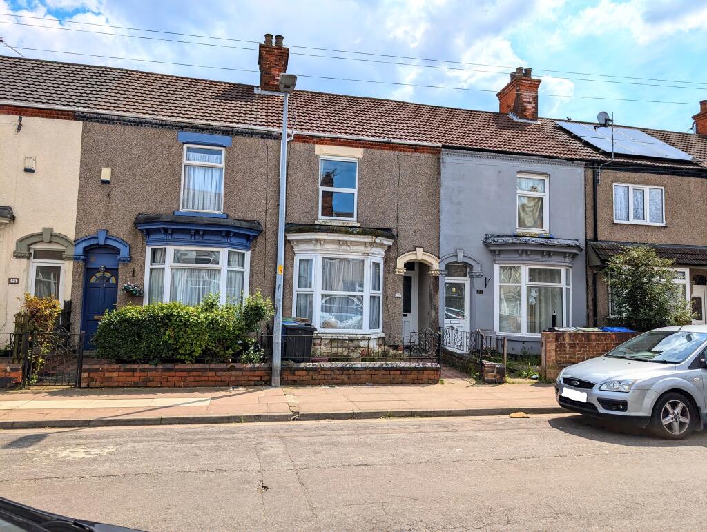 3 bedroom terraced house for sale in Patrick Street, Grimsby, DN32 0JQ