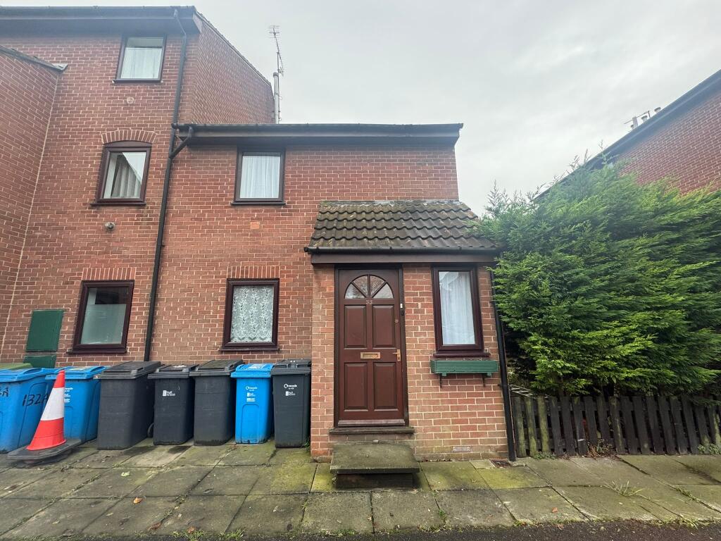 Main image of property: 33 Trinity Court, Hull, HU1 2NB