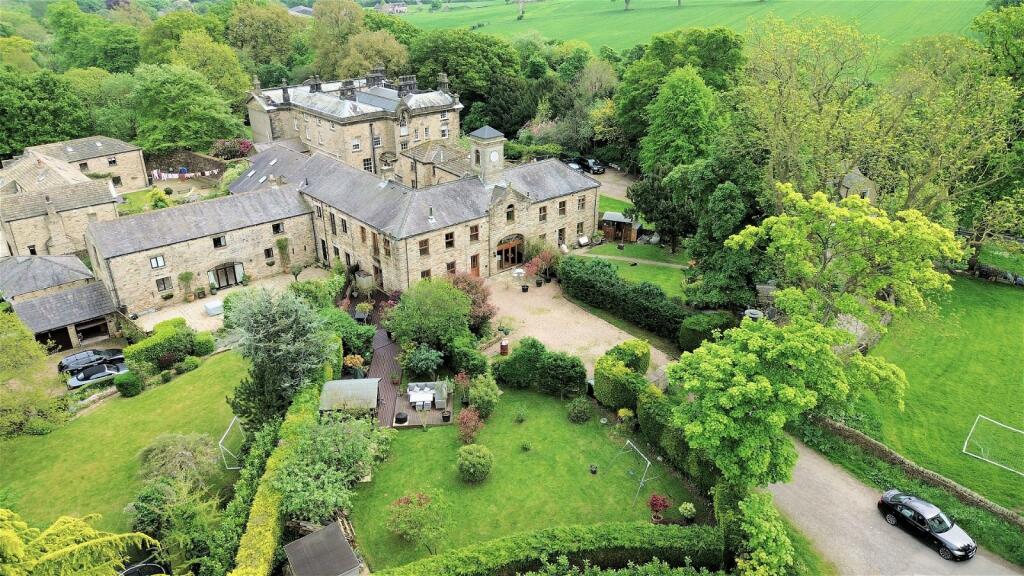 5 bedroom barn conversion for sale in Barnsley Road, Silkstone