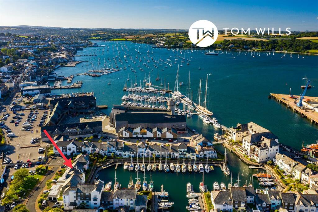 3 bedroom terraced house for sale in Waterfront Home, Port Pendennis